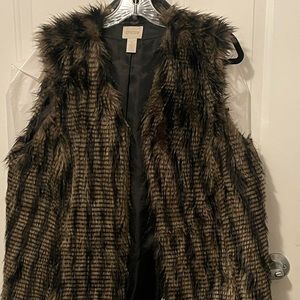 Chicos Faux Fur Vest, Size 2, great for winter months. Smoke free home!